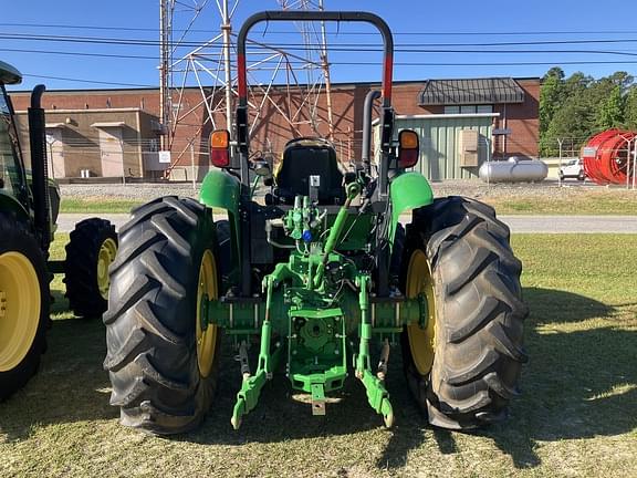 Image of John Deere 5090E equipment image 4