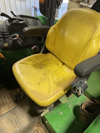 Image of John Deere 5090E equipment image 4