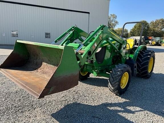 Image of John Deere 5090EL equipment image 1