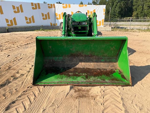 Image of John Deere 5090EL equipment image 1