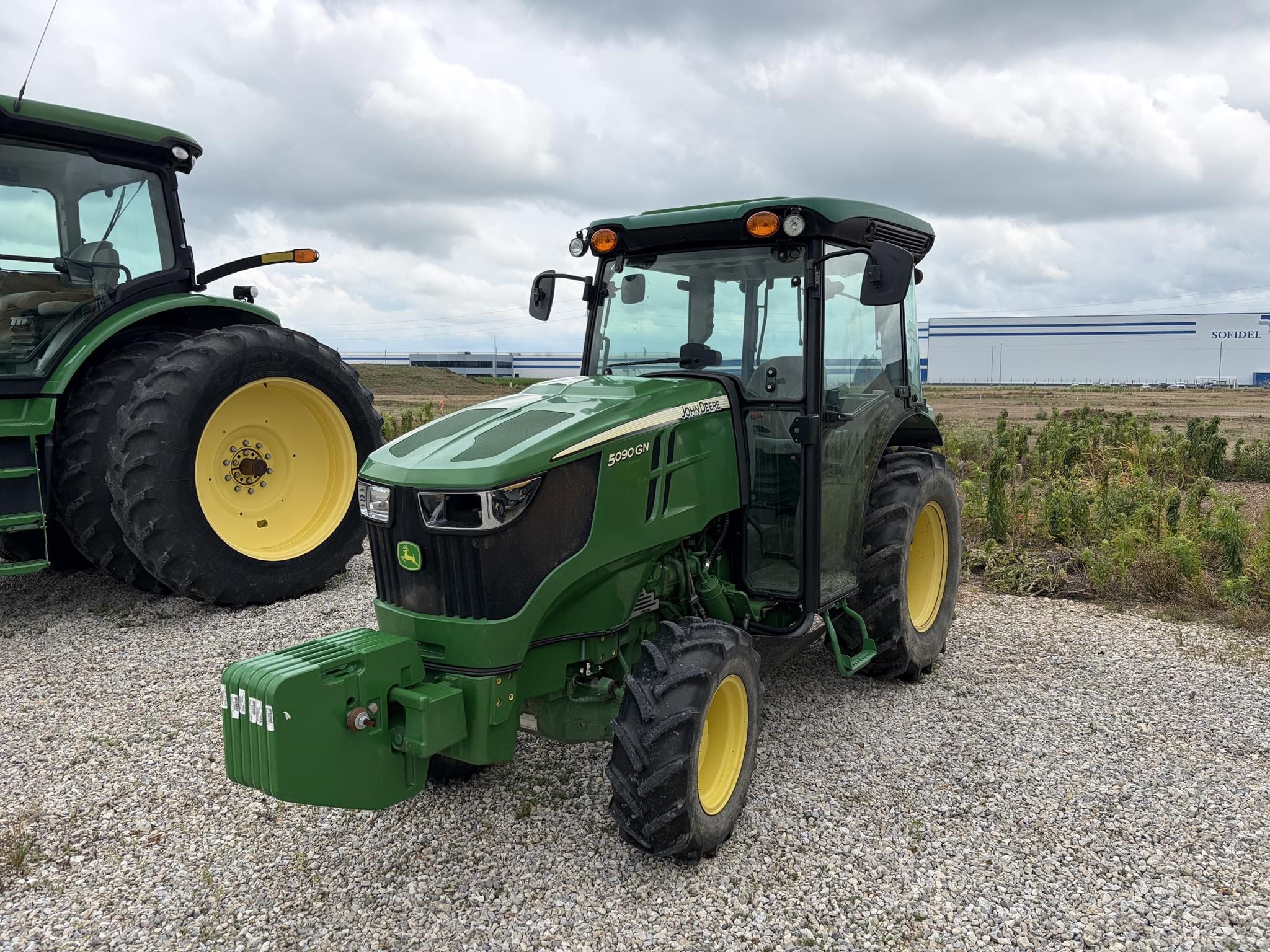 2018 John Deere 5090GN Equipment Image0