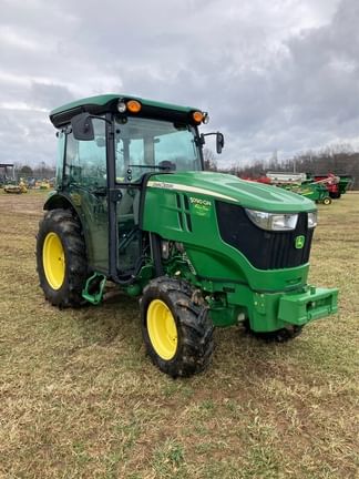 2018 John Deere 5090GN Equipment Image0