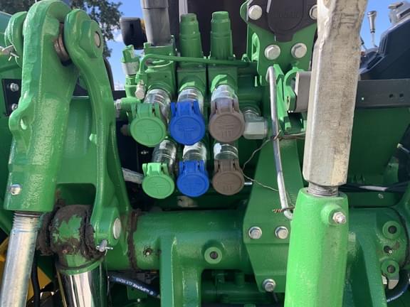 Image of John Deere 5090M equipment image 4