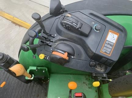 Image of John Deere 5090M equipment image 3