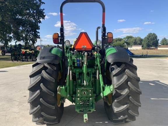 Image of John Deere 5090M equipment image 3