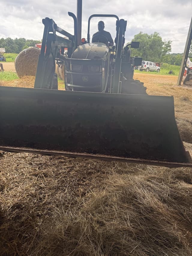 Image of John Deere 5090M equipment image 3