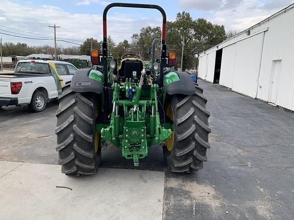 Image of John Deere 5090M equipment image 3