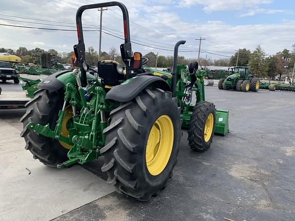 Image of John Deere 5090M equipment image 4