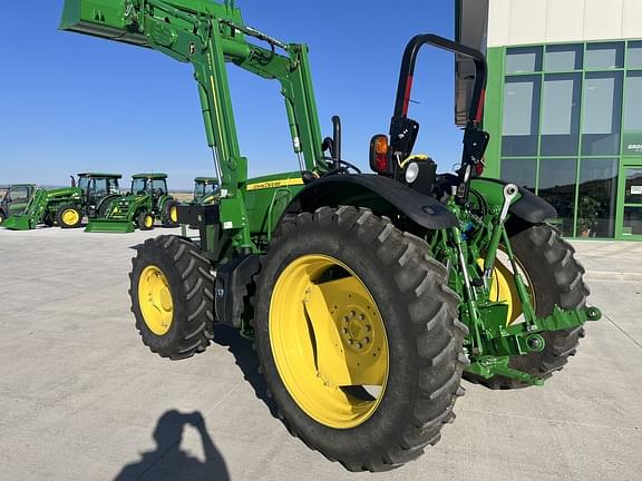 Image of John Deere 5090M equipment image 4