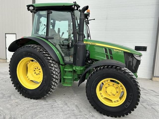 Image of John Deere 5090R equipment image 1