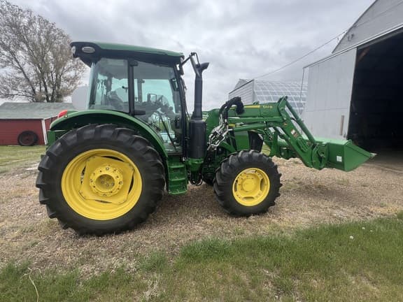 Image of John Deere 5090R equipment image 1