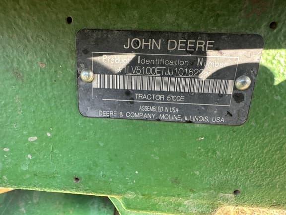 Image of John Deere 5100E equipment image 3