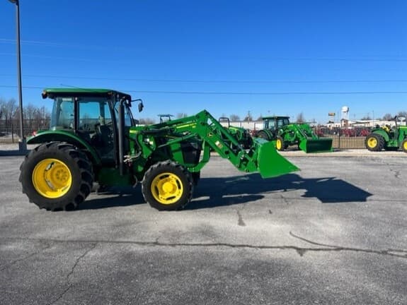 Image of John Deere 5100E equipment image 3