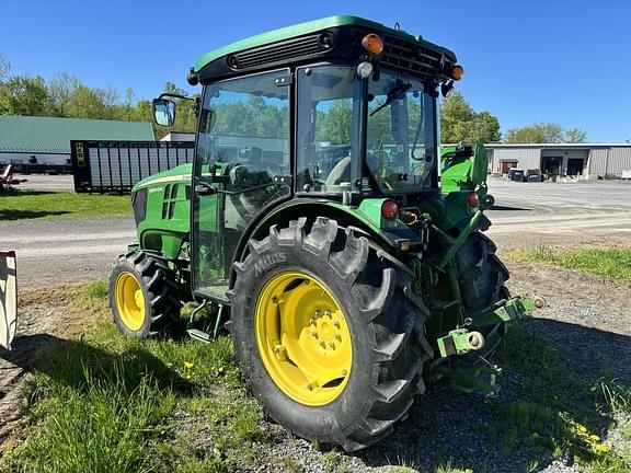 Image of John Deere 5100GN equipment image 2