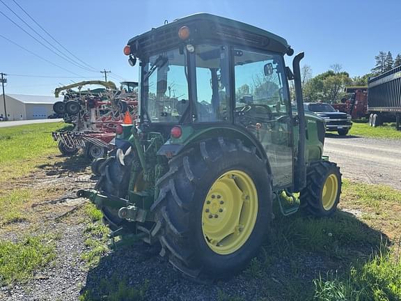 Image of John Deere 5100GN equipment image 3