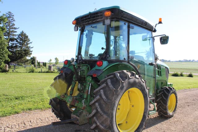 Image of John Deere 5100GN equipment image 4