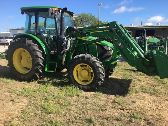 2018 John Deere 5100M Image