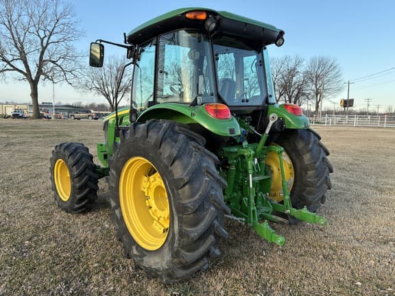 Image of John Deere 5100M equipment image 2