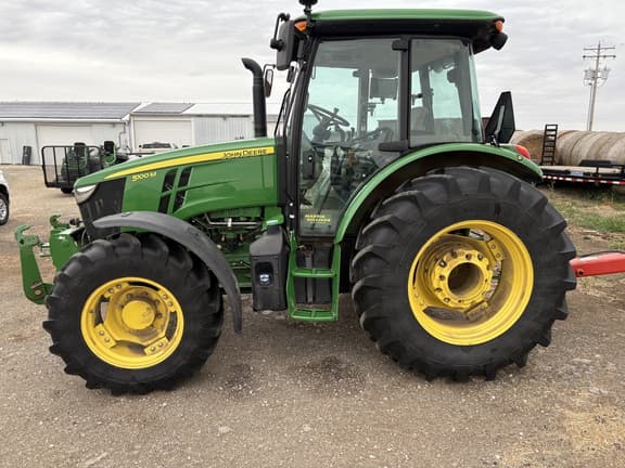 Image of John Deere 5100M equipment image 1