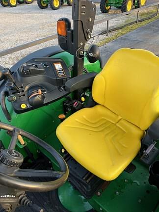 Image of John Deere 5100M equipment image 4