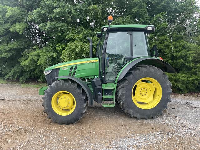 Image of John Deere 5100R equipment image 2