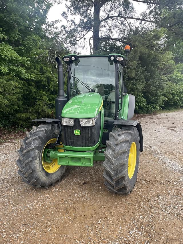 Image of John Deere 5100R equipment image 3