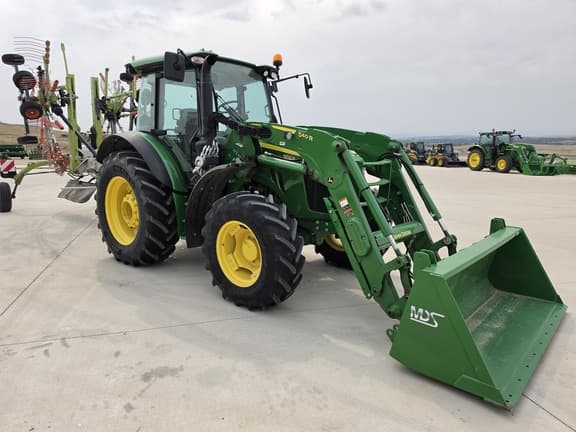 Image of John Deere 5100R equipment image 2