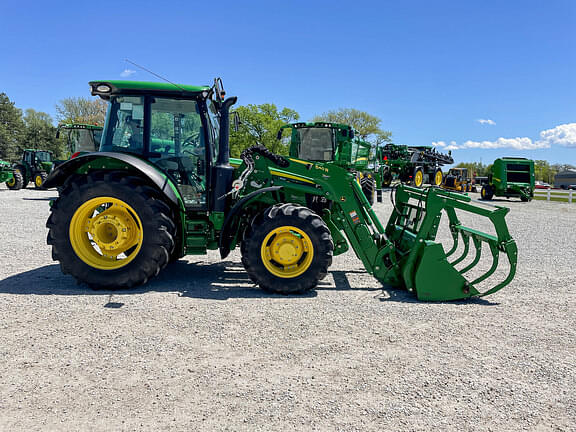 Image of John Deere 5100R equipment image 3