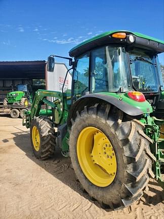 Image of John Deere 5115M equipment image 1
