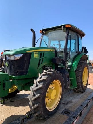 2018 John Deere 5115M Equipment Image0