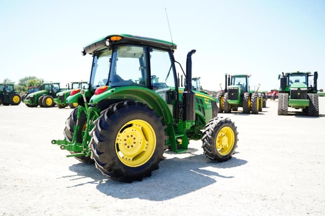 Image of John Deere 5115M equipment image 2