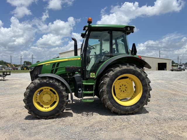 Image of John Deere 5115R equipment image 1