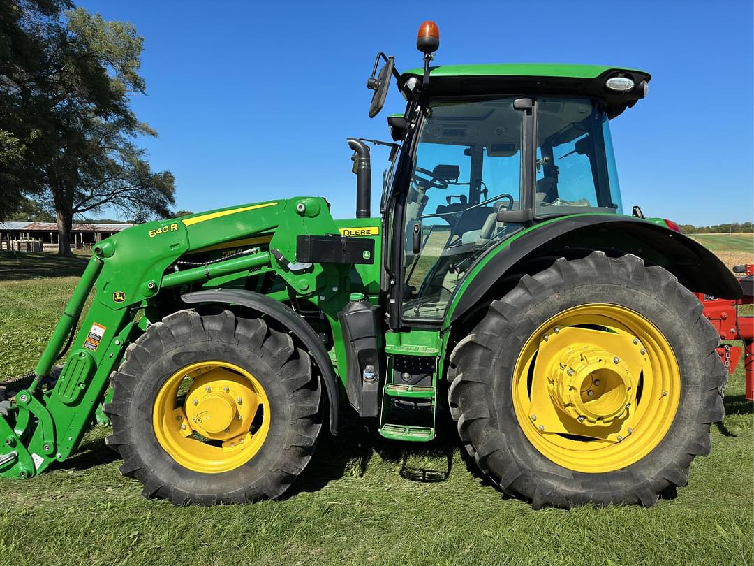 Image of John Deere 5115R Primary image