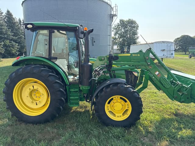 Image of John Deere 5125R equipment image 3
