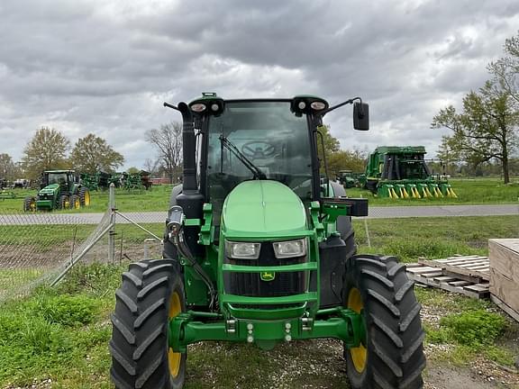 Image of John Deere 5125R equipment image 1