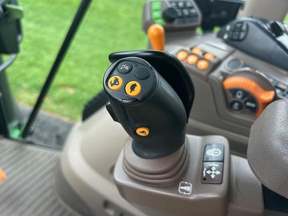 Image of John Deere 5125R equipment image 4