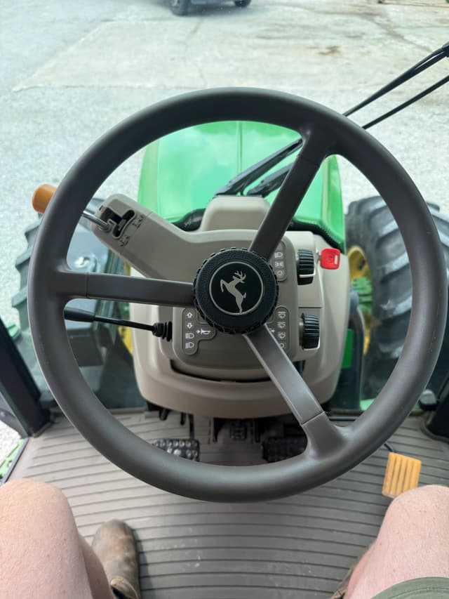 Image of John Deere 5125R equipment image 4