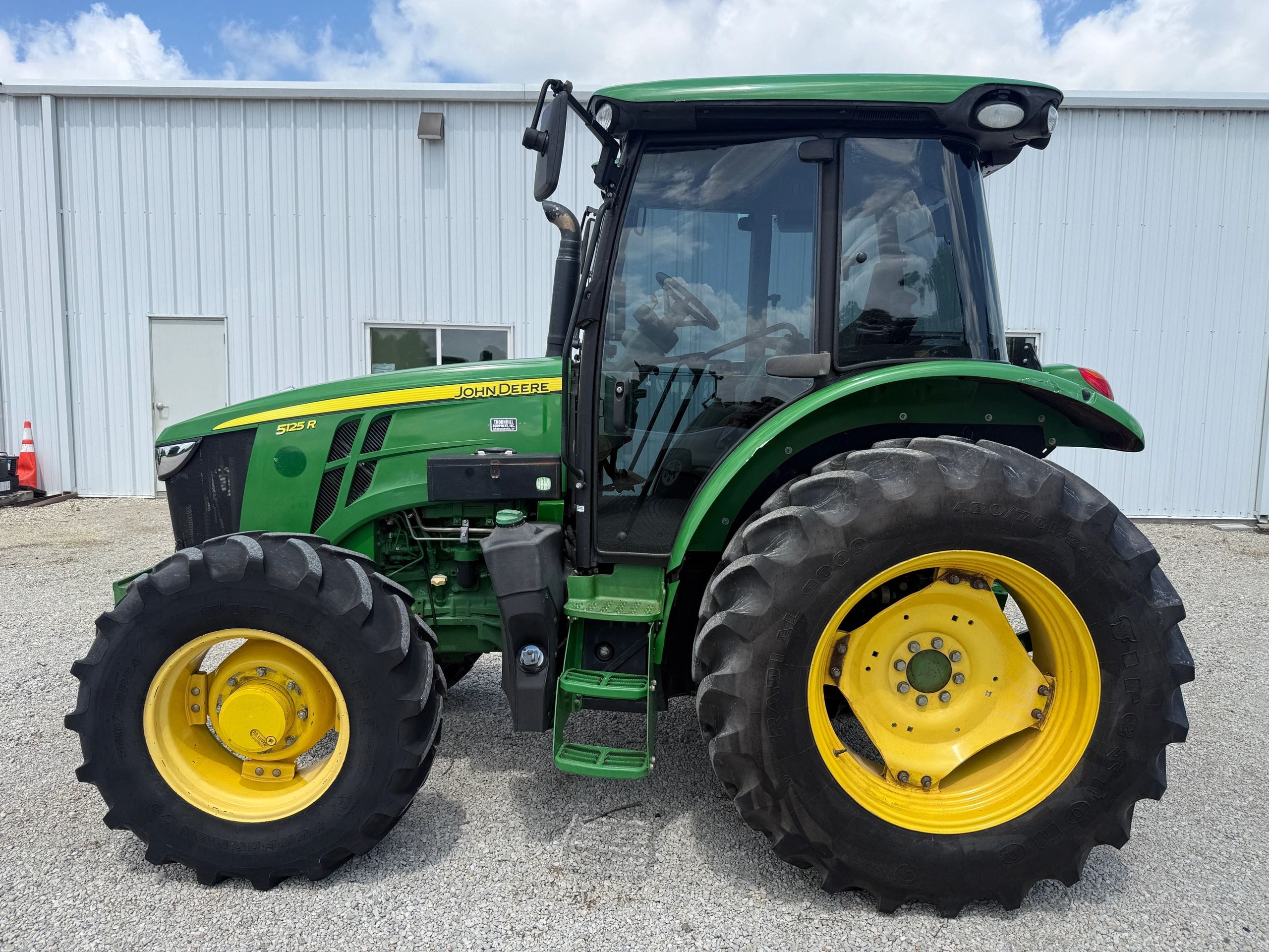 2018 John Deere 5125R Equipment Image0
