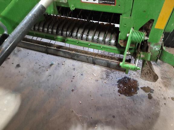 Image of John Deere 560M equipment image 4