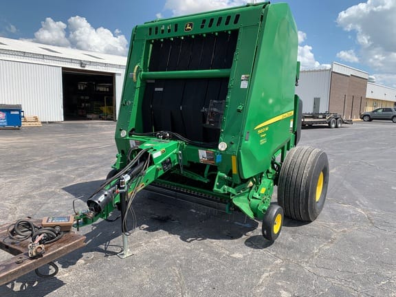 2018 John Deere 560M Silage Equipment Image0