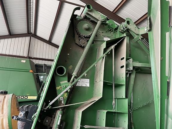 Image of John Deere 560M equipment image 4