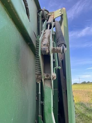 Image of John Deere 560M equipment image 3