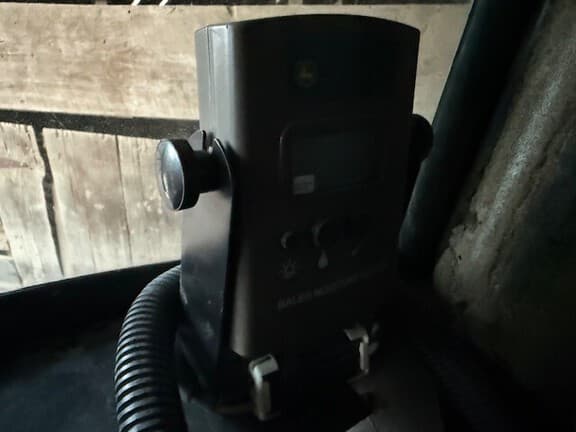 Image of John Deere 560M equipment image 3