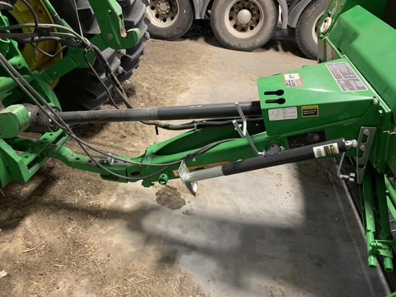 Image of John Deere 560M equipment image 4