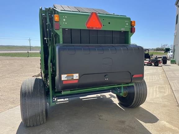 Image of John Deere 560M equipment image 4