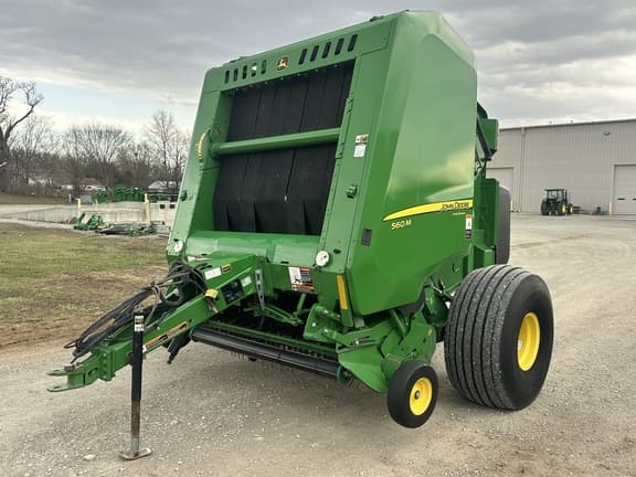 Image of John Deere 560M equipment image 4