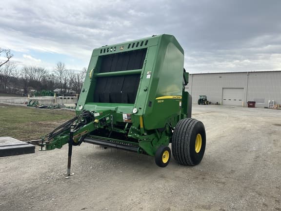 Image of John Deere 560M equipment image 1