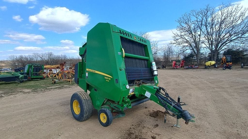 2018 John Deere 560M Silage Equipment Image0
