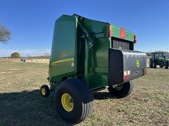 Image of John Deere 560M equipment image 4