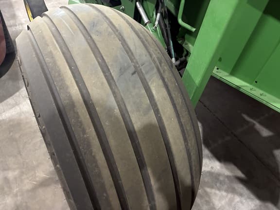 Image of John Deere 560M equipment image 4